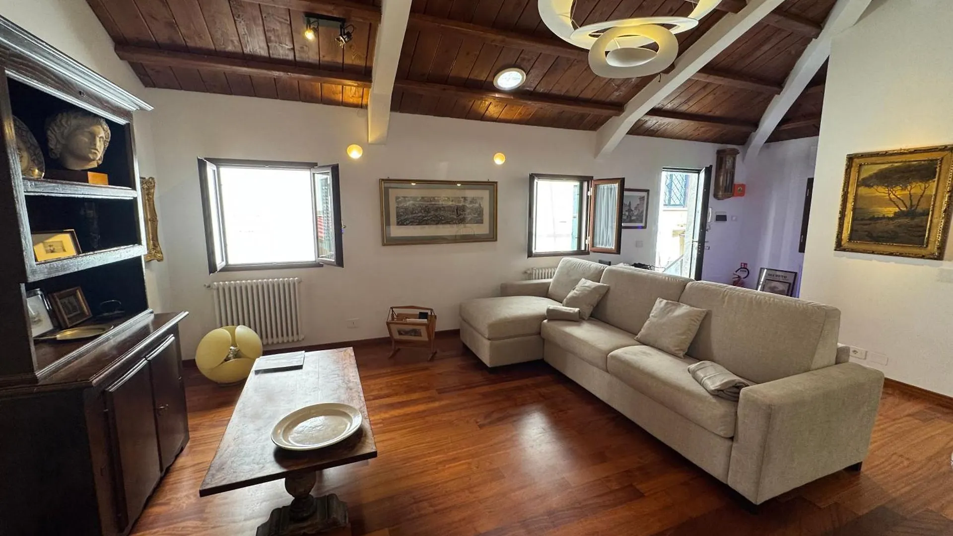 Domus Colosseum, Detached House Just Few Steps From The Colosseum בקתה