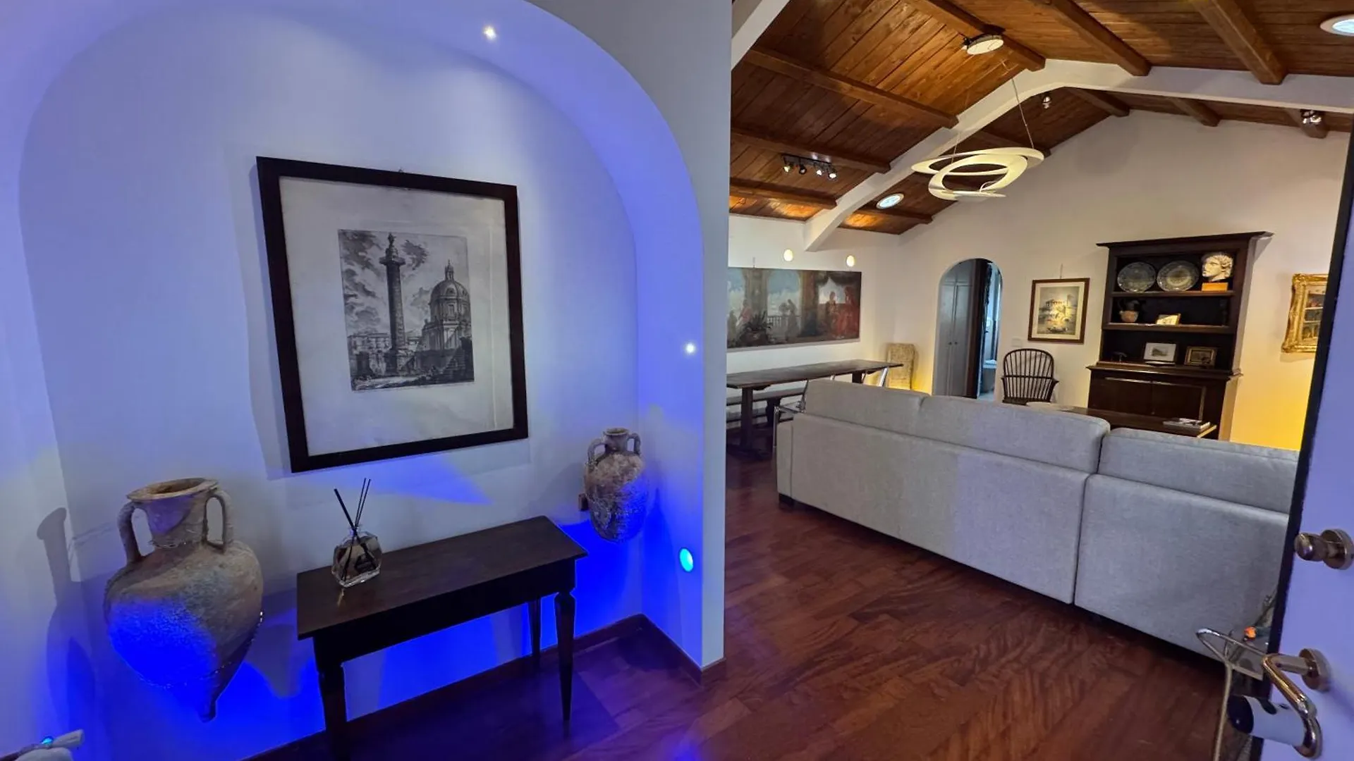 Domus Colosseum, Detached House Just Few Steps From The Colosseum בקתה רומא