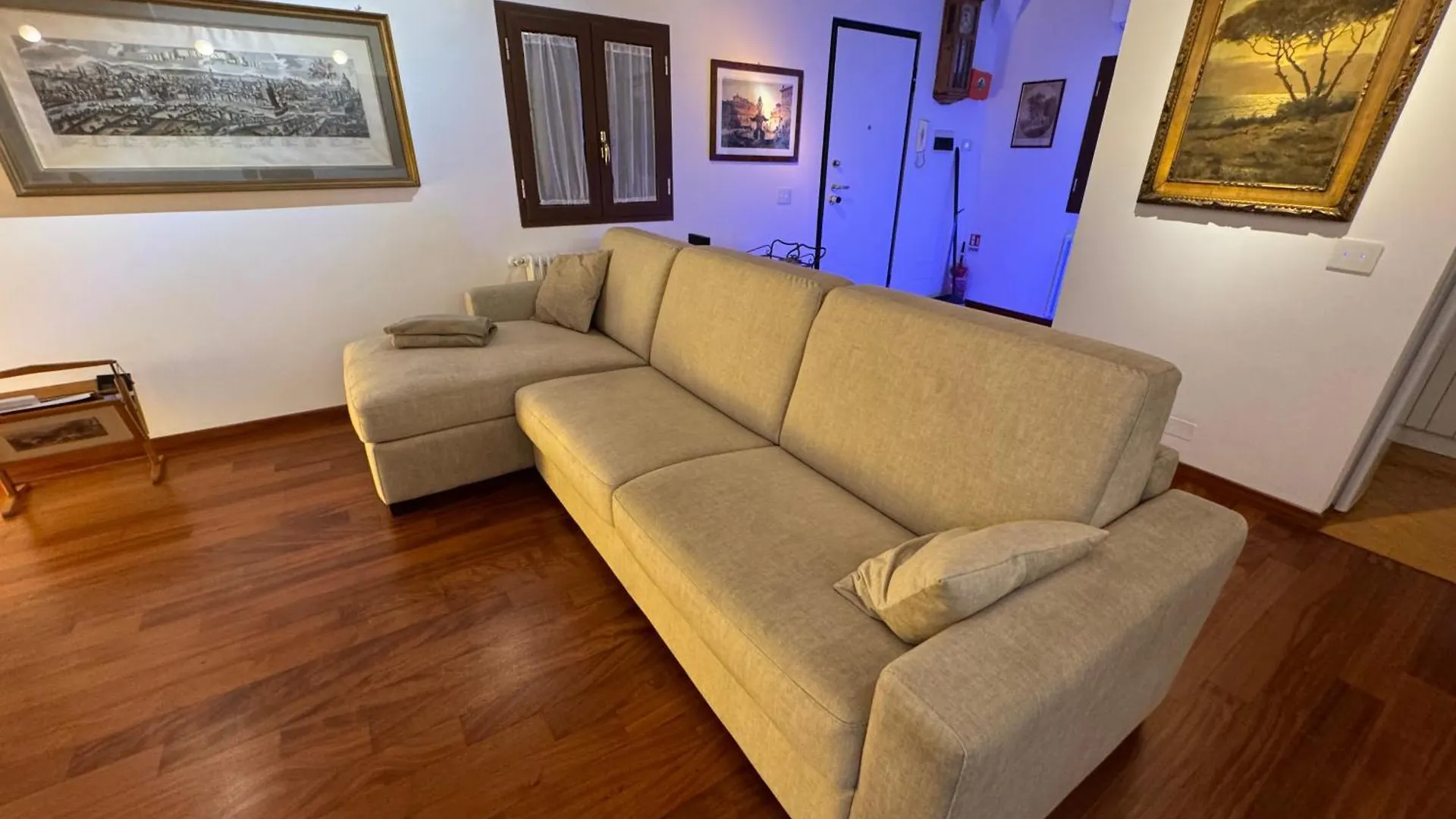 Domus Colosseum, Detached House Just Few Steps From The Colosseum בקתה