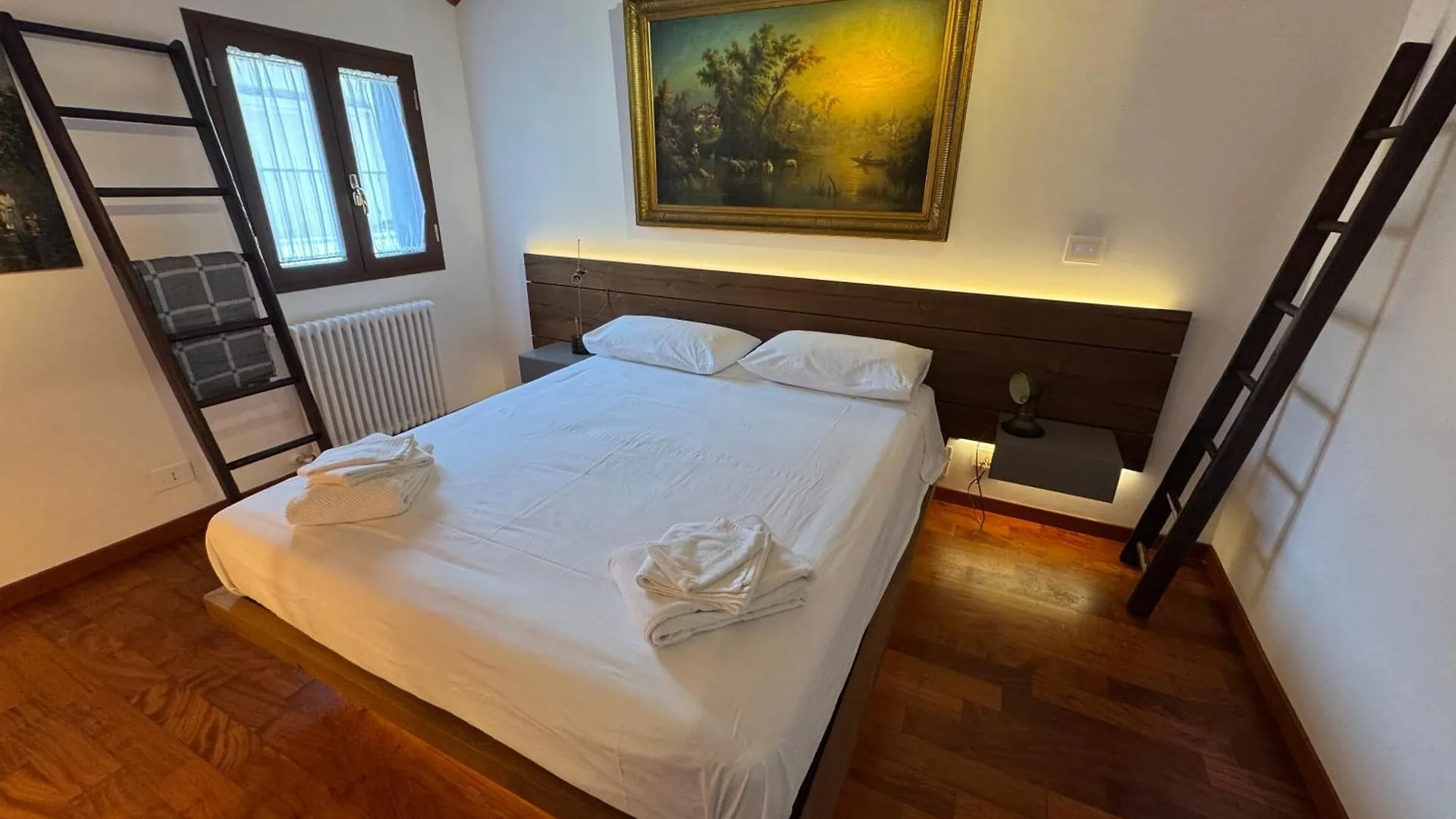 Domus Colosseum, Detached House Just Few Steps From The Colosseum Chalet Rome