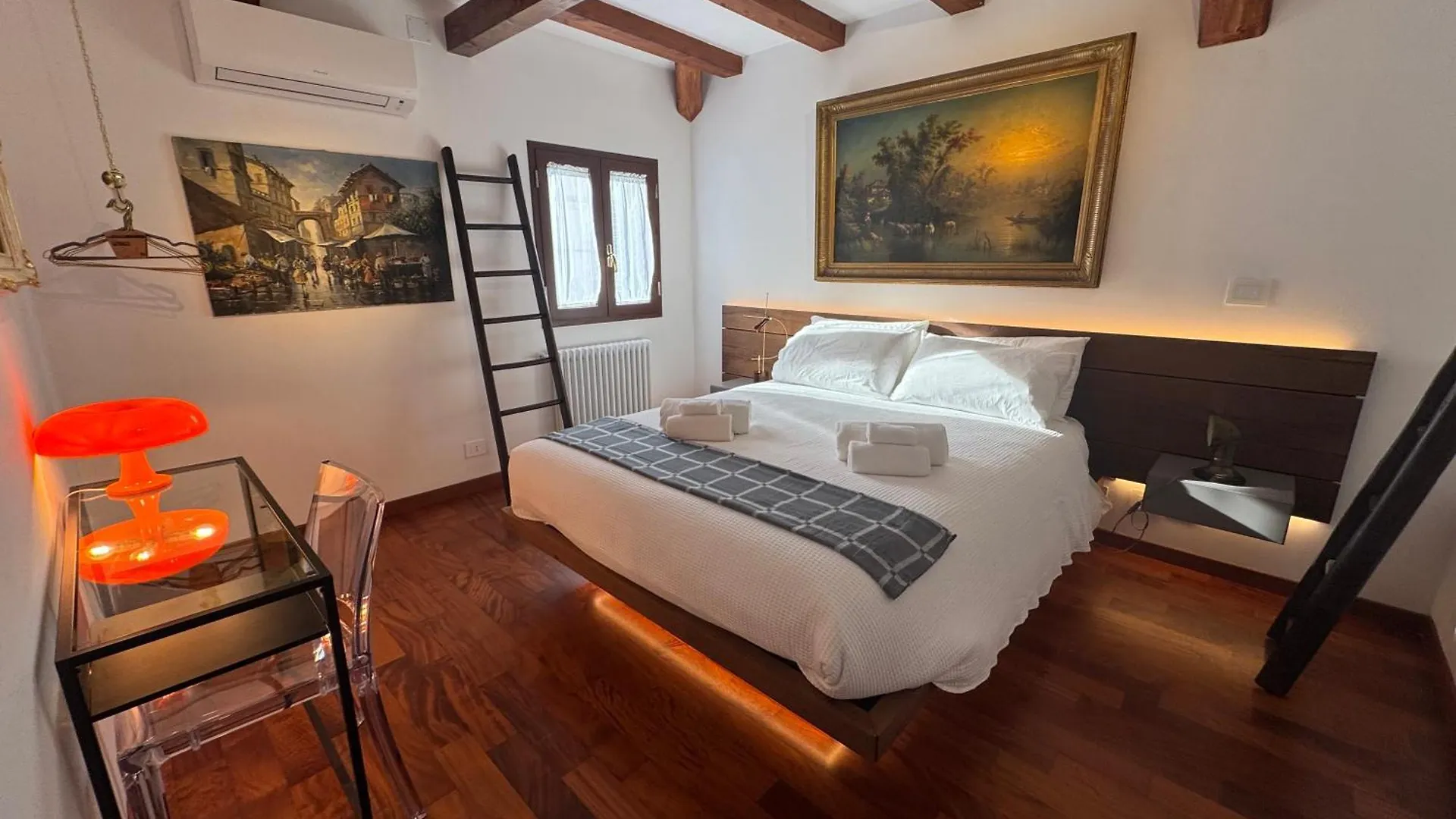 Domus Colosseum, Detached House Just Few Steps From The Colosseum Chalet Rome